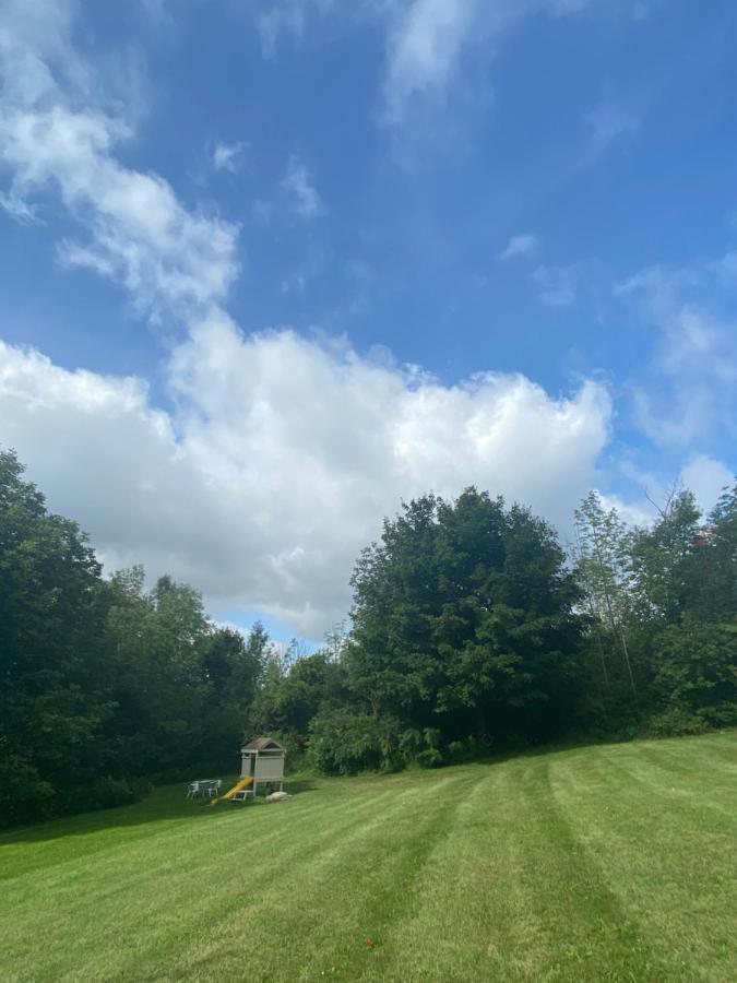 The Glen Huron Inn Duntroon Exterior foto