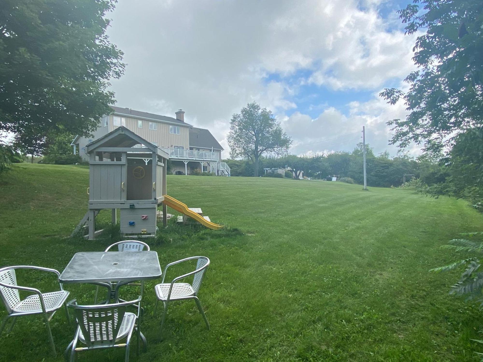 The Glen Huron Inn Duntroon Exterior foto